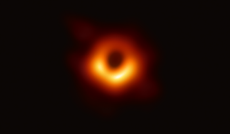Primera imagen directa de un agujero negro (M87)