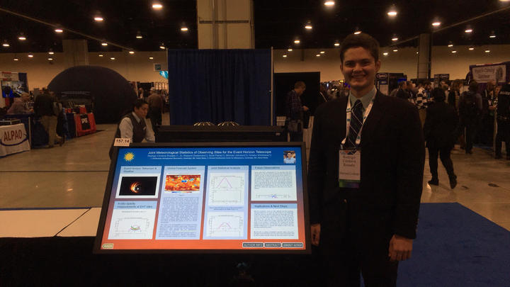 Undergraduate student Rodrigo Cordova at 231st AAS meeting